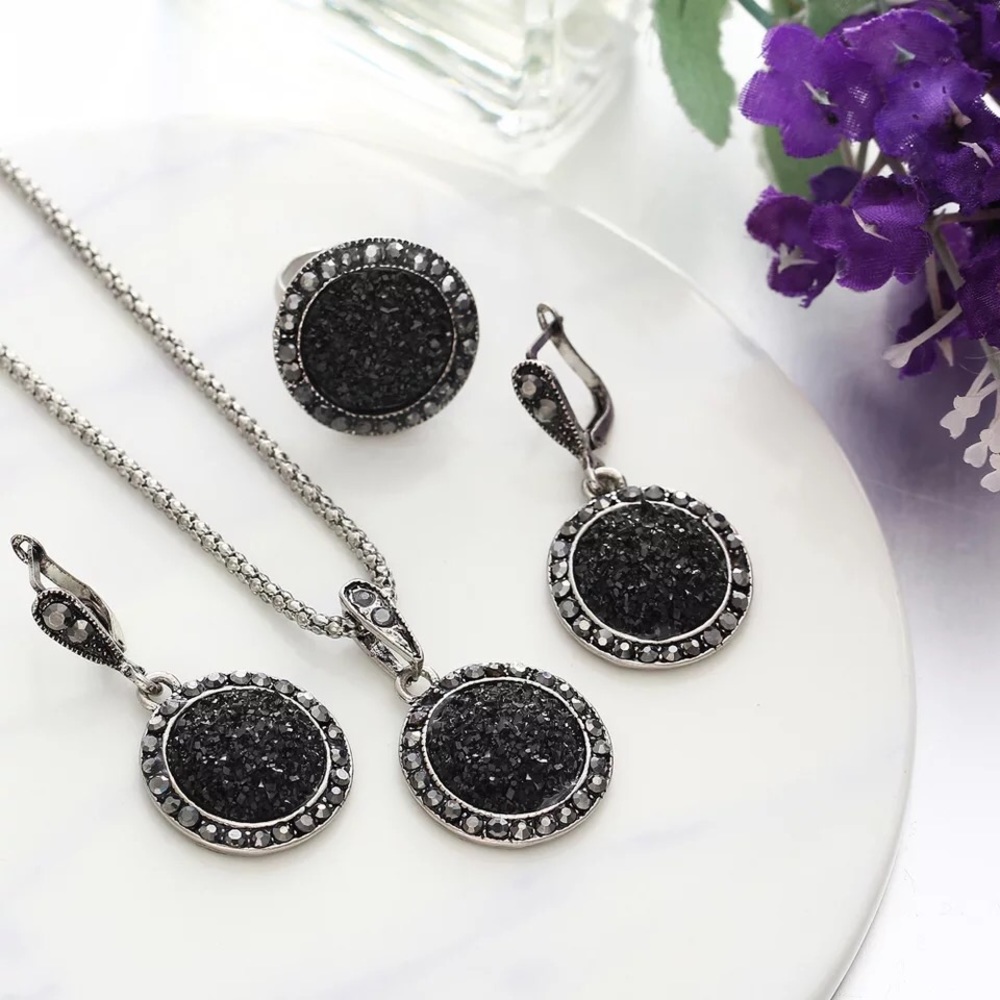 Necklace earrings set - Picture 2 of 5